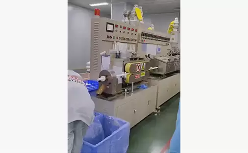 การทำงานเป็นทีมในห้องปฏิบัติการคลีนรูม